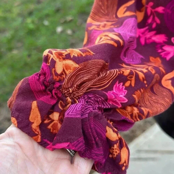 United Colors of Benetton Women’s Blouse colorful abstract Flowy size small - Picture 5 of 9